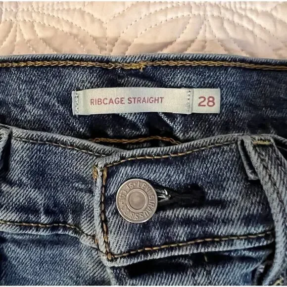 Levi’s Button-fly Jeans
Size 28 - Picture 2 of 8